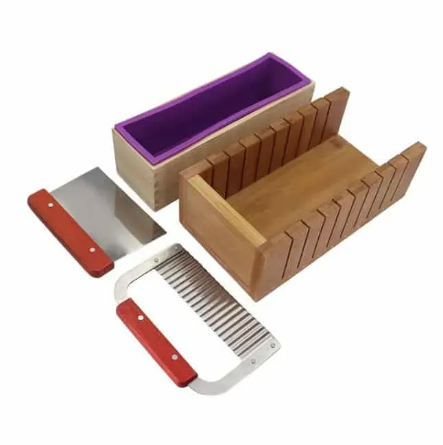 Naturesin Taglierina Legno per Sapone 2 lame ondulata