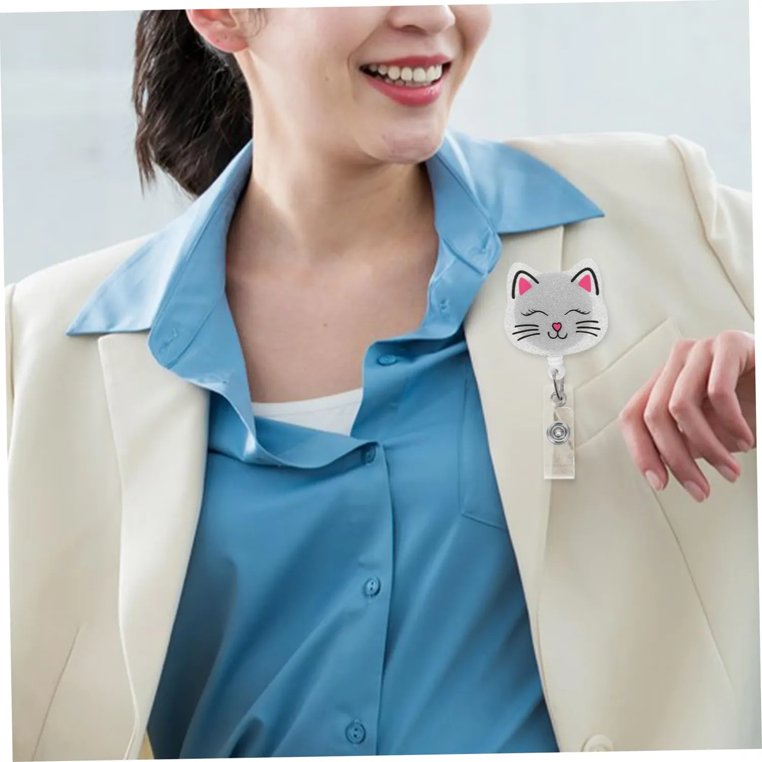 Angoily Porta Badge Retrattile Gatto Argento con Clip