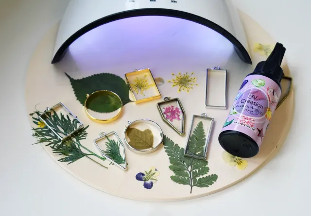 Naturesin Kit Fiori Resina UV 25 ml con Lampada 54W