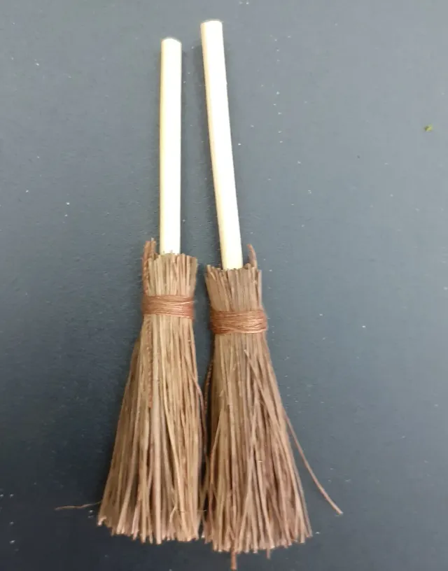 Deco Foam 3270186 scopa miniatura paglia 7 cm 2 pezzi